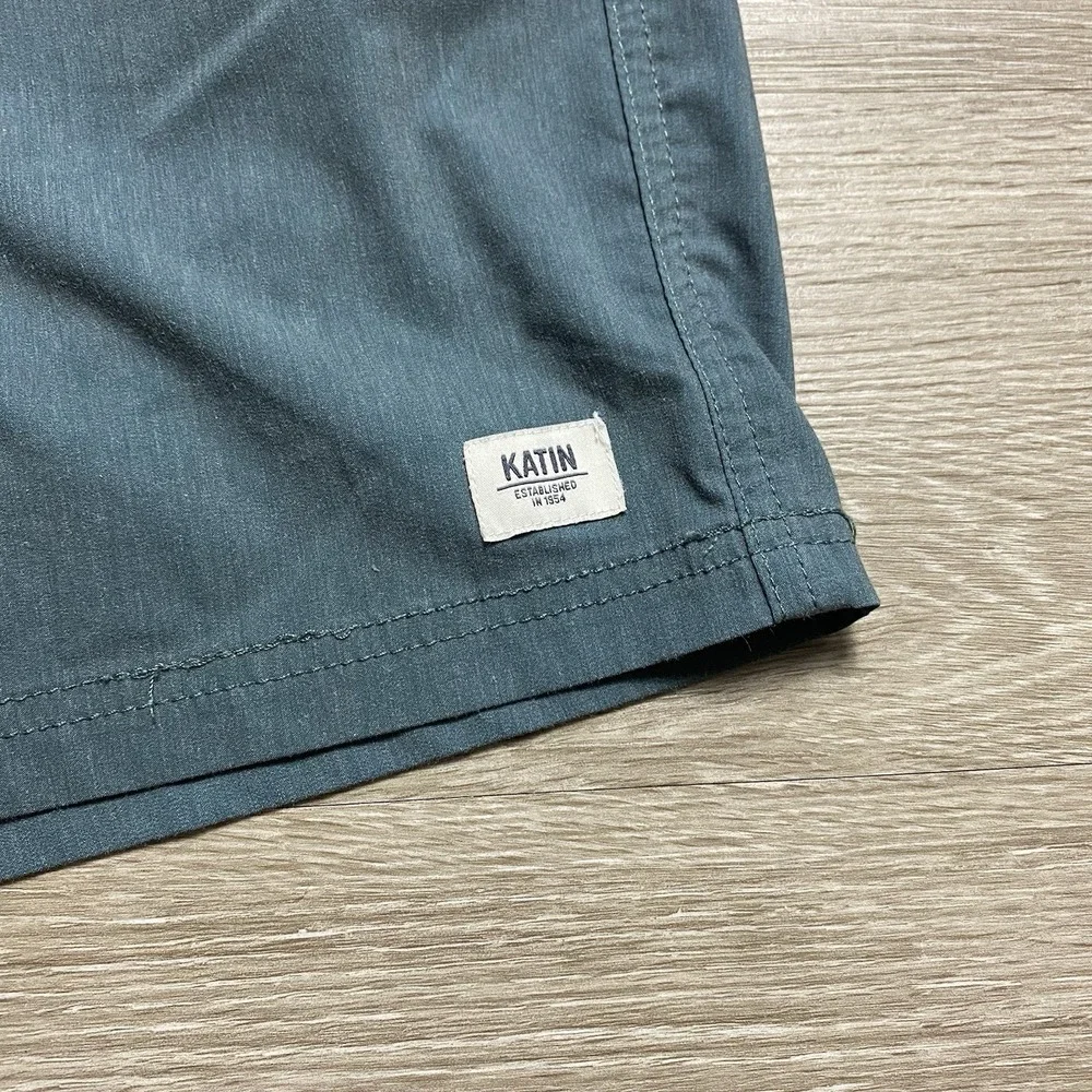 Katin Hybrid Board Shorts Men's 31 Gray Striped Stretch Swim Trunks Stash It